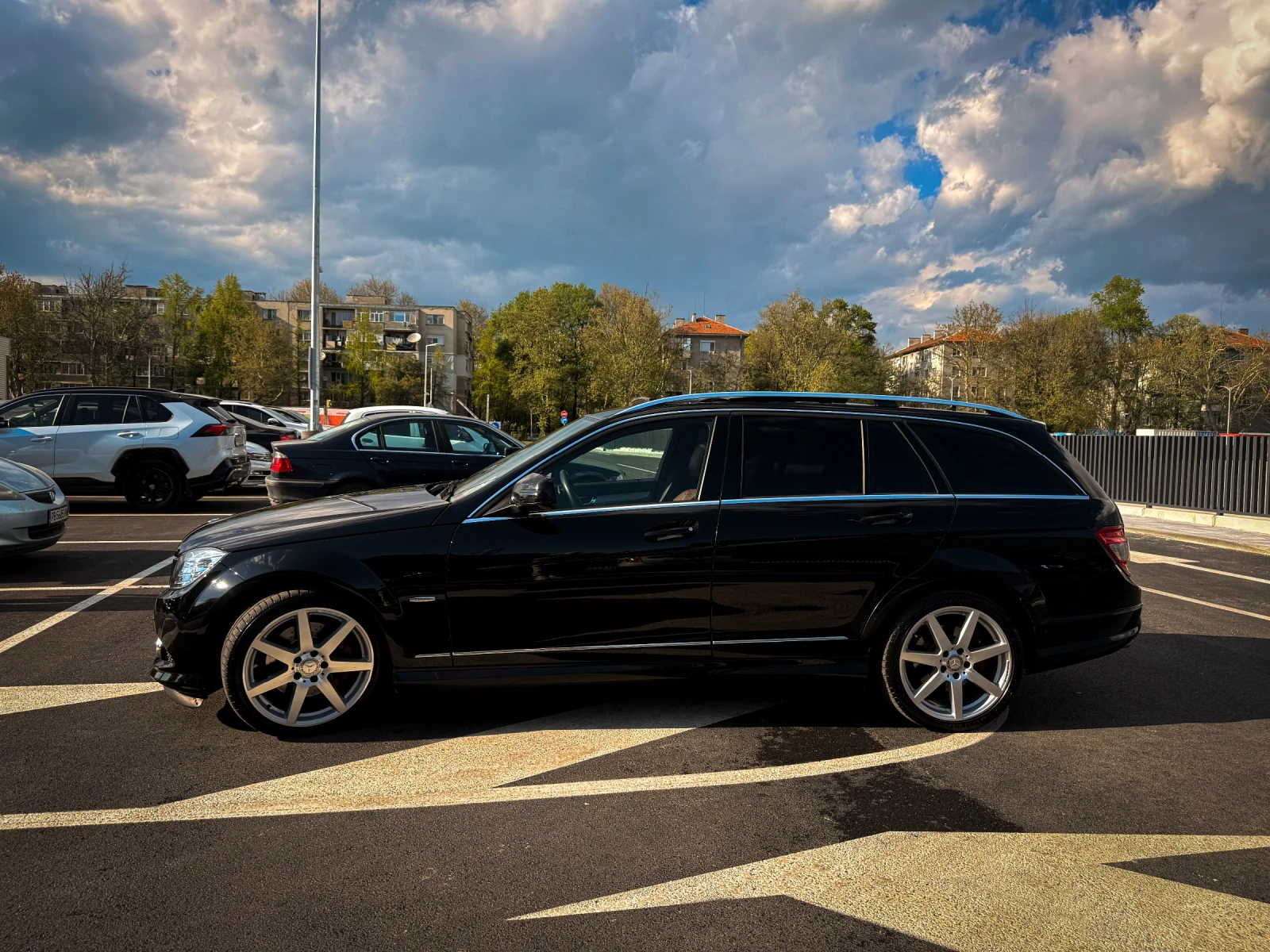 Mercedes-Benz C 320, снимка 16 - Автомобили и джипове - 54238713