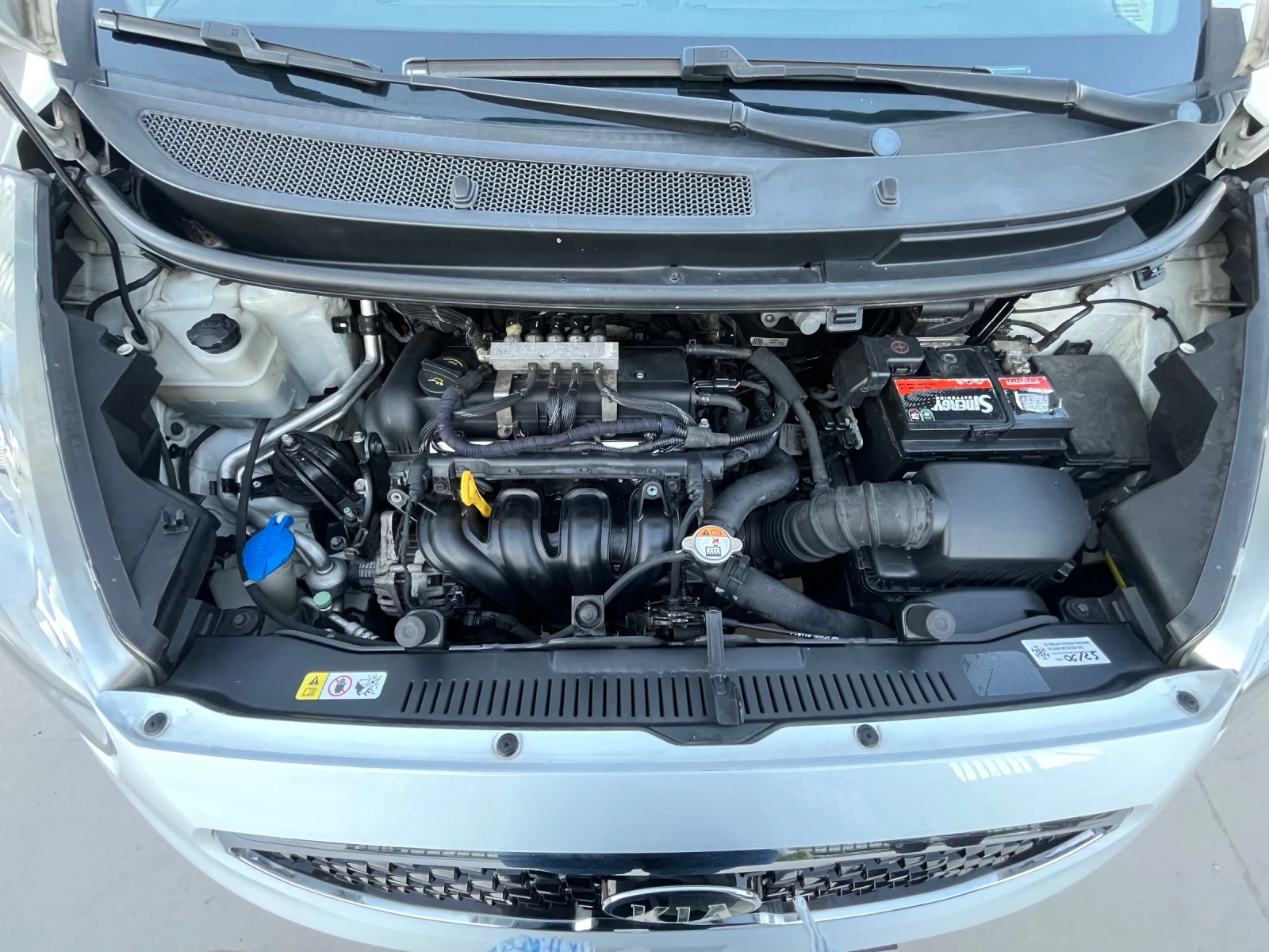 Kia Venga 1.4 Active/ Газ, снимка 14 - Автомобили и джипове - 54246684