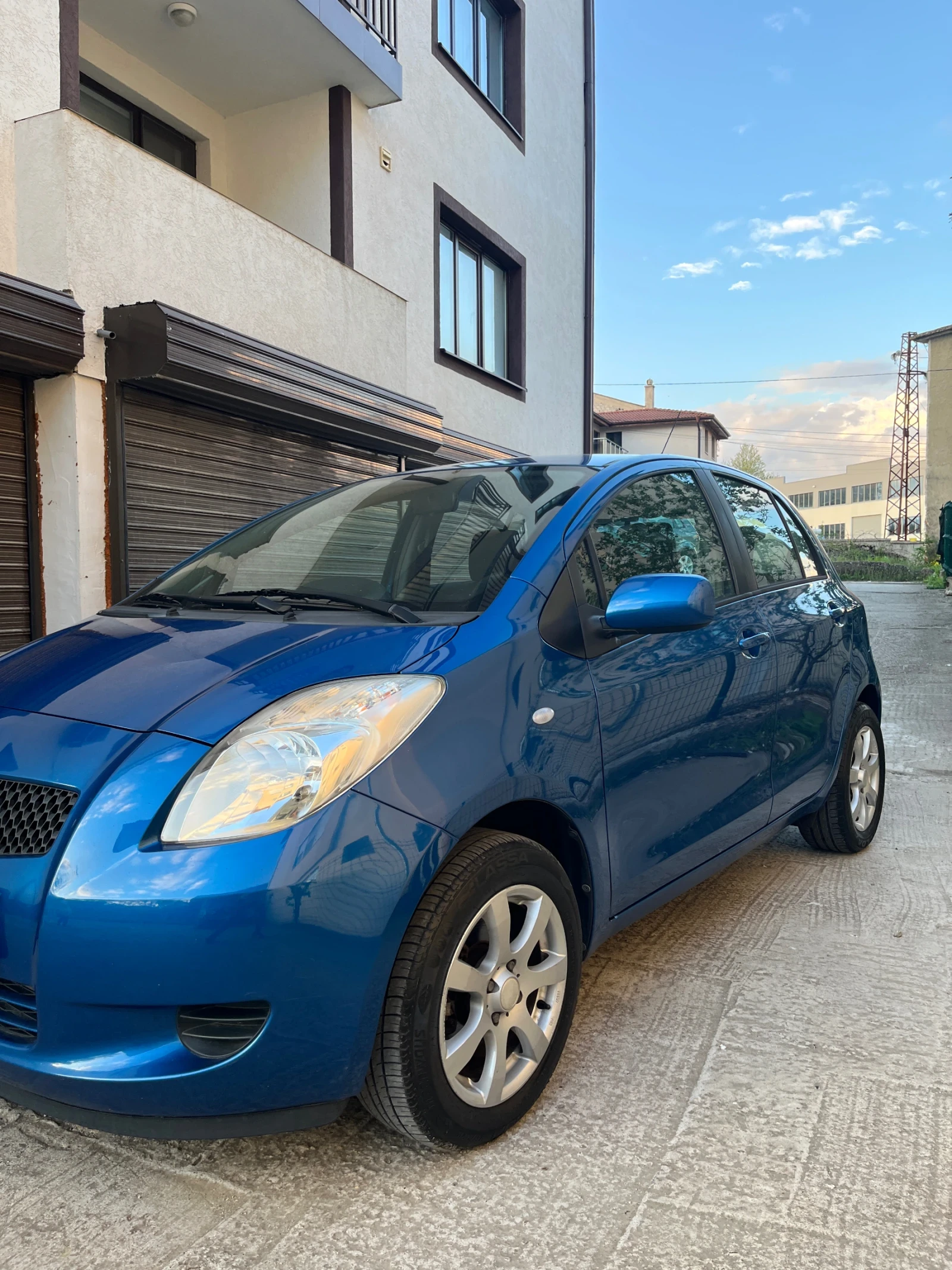 Toyota Yaris * 1.3i* 87 коня* full service* , снимка 7 - Автомобили и джипове - 54395012