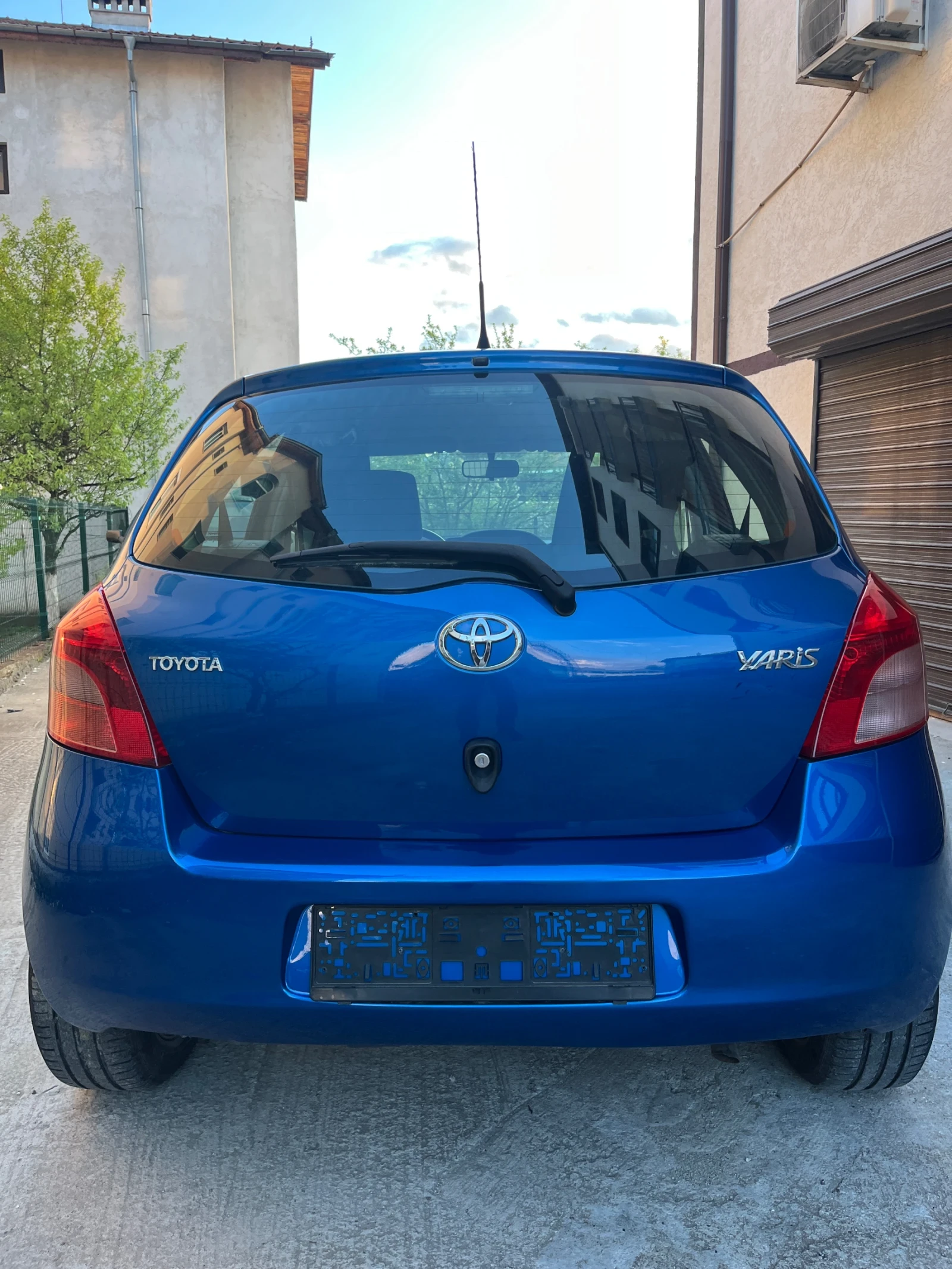 Toyota Yaris * 1.3i* 87 коня* full service* , снимка 5 - Автомобили и джипове - 54395012