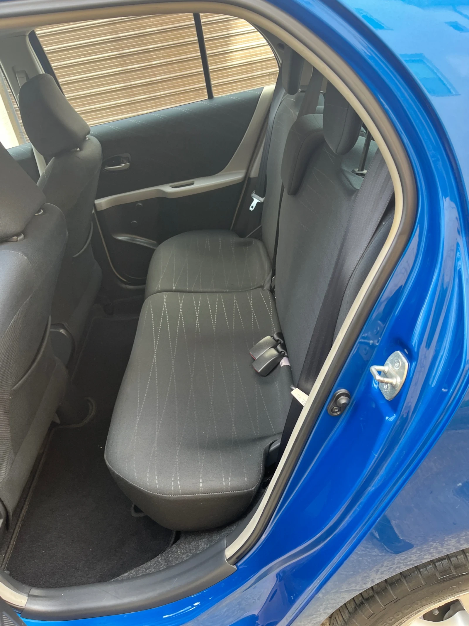 Toyota Yaris * 1.3i* 87 коня* full service* , снимка 12 - Автомобили и джипове - 54395012