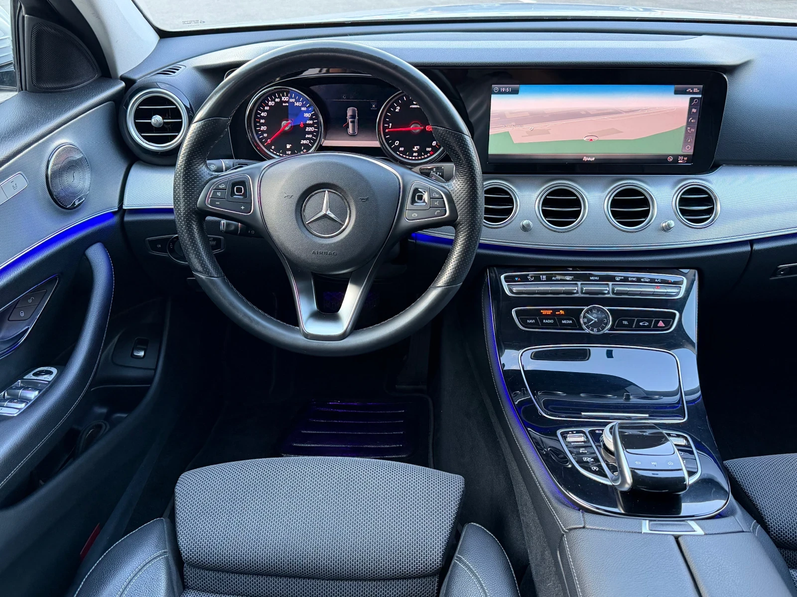 Mercedes-Benz E 220 CDi 194к.с * 4-Matic* * Led* * Камера* * Burmester, снимка 11 - Автомобили и джипове - 55105782