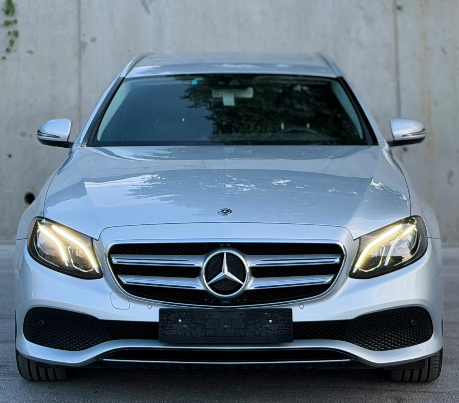Mercedes-Benz E 220 CDi 194к.с * 4-Matic* * Led* * Камера* * Burmester, снимка 2 - Автомобили и джипове - 55105782