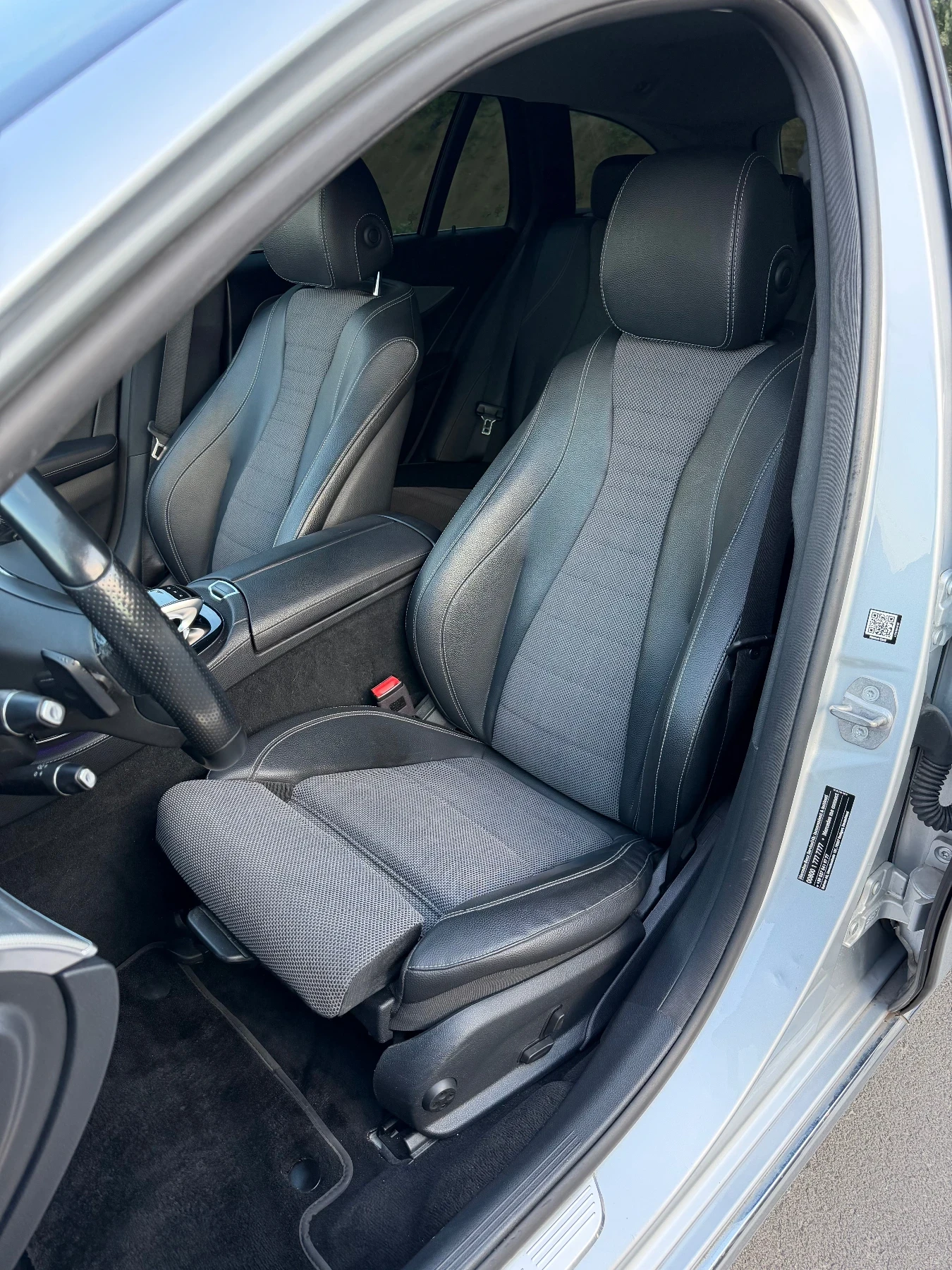 Mercedes-Benz E 220 CDi 194к.с * 4-Matic* * Led* * Камера* * Burmester, снимка 13 - Автомобили и джипове - 55105782