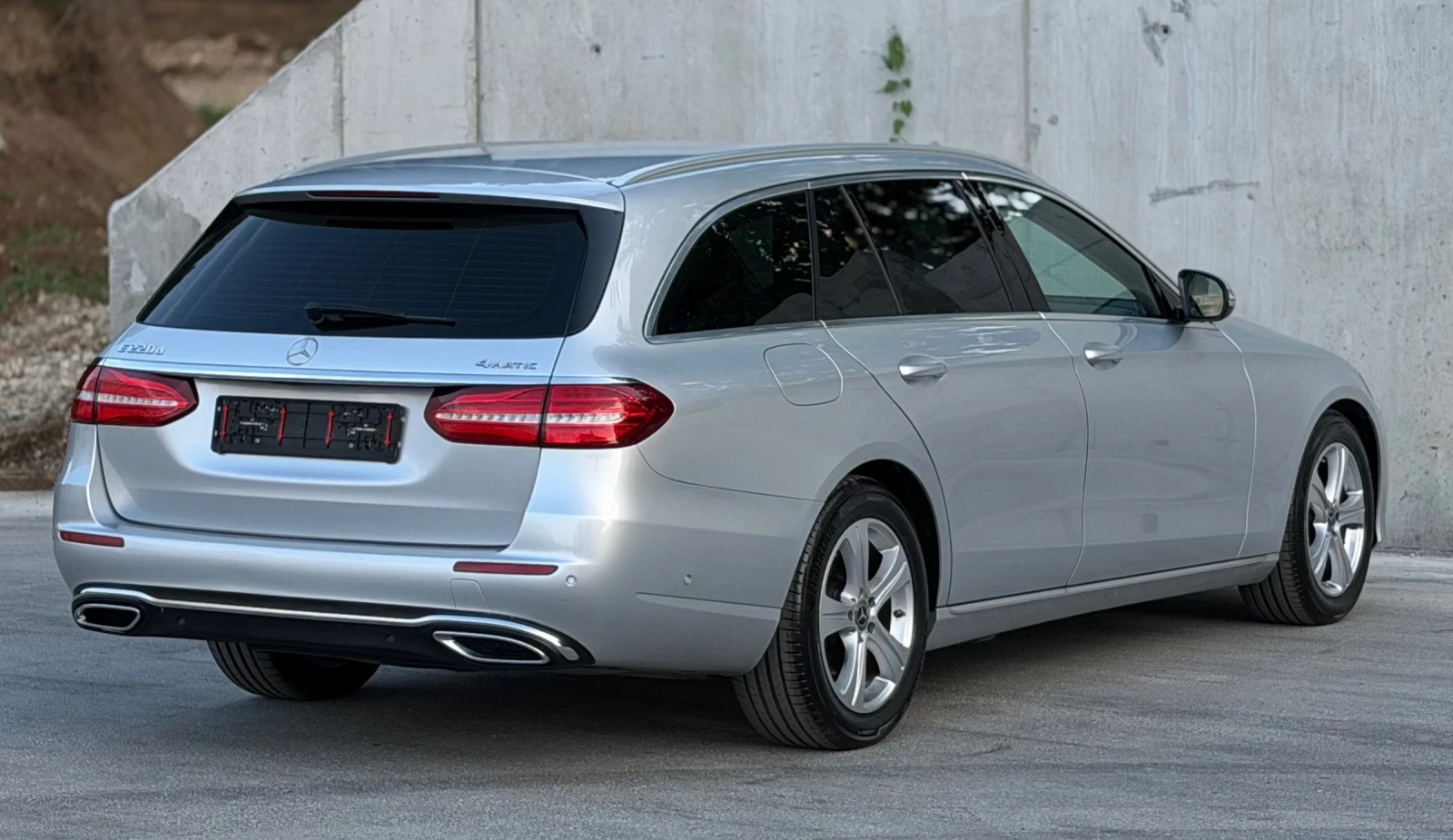 Mercedes-Benz E 220 CDi 194к.с * 4-Matic* * Led* * Камера* * Burmester, снимка 6 - Автомобили и джипове - 55105782