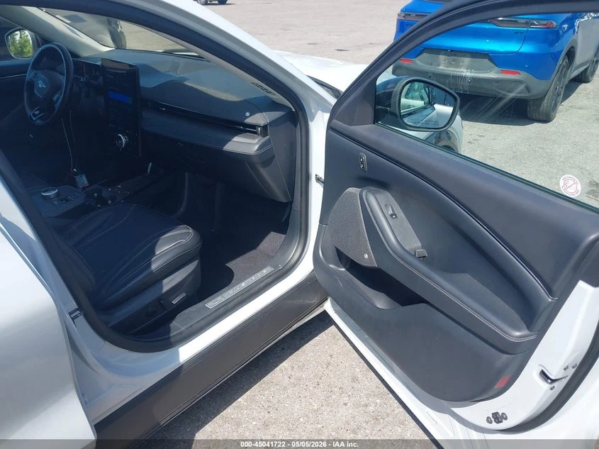 Ford Mustang Mach-E Premium, снимка 5 - Автомобили и джипове - 55288898