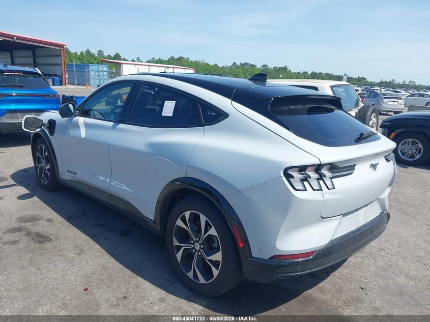Ford Mustang Mach-E Premium, снимка 3 - Автомобили и джипове - 55288898