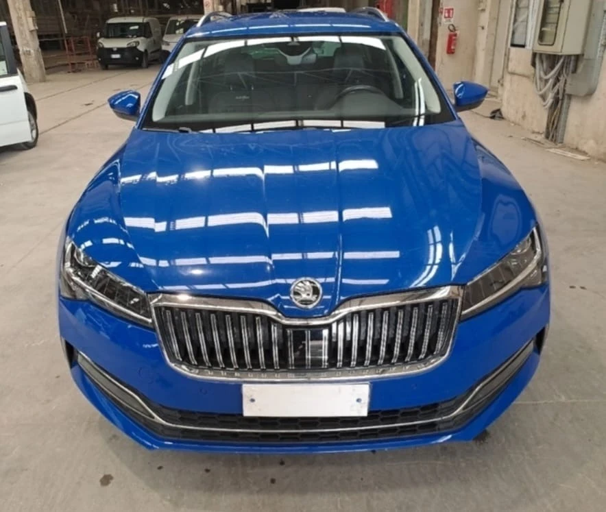 Skoda Superb 2.0 TDI Lauren&Klement DSG 4x4, снимка 2 - Автомобили и джипове - 55358440