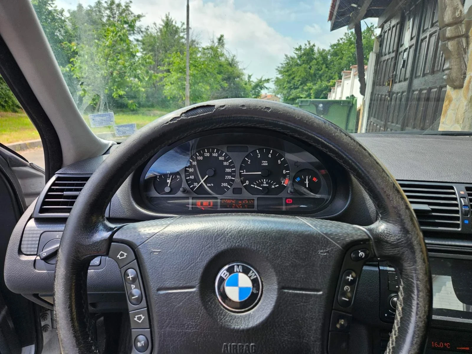 BMW 318, снимка 8 - Автомобили и джипове - 55694089