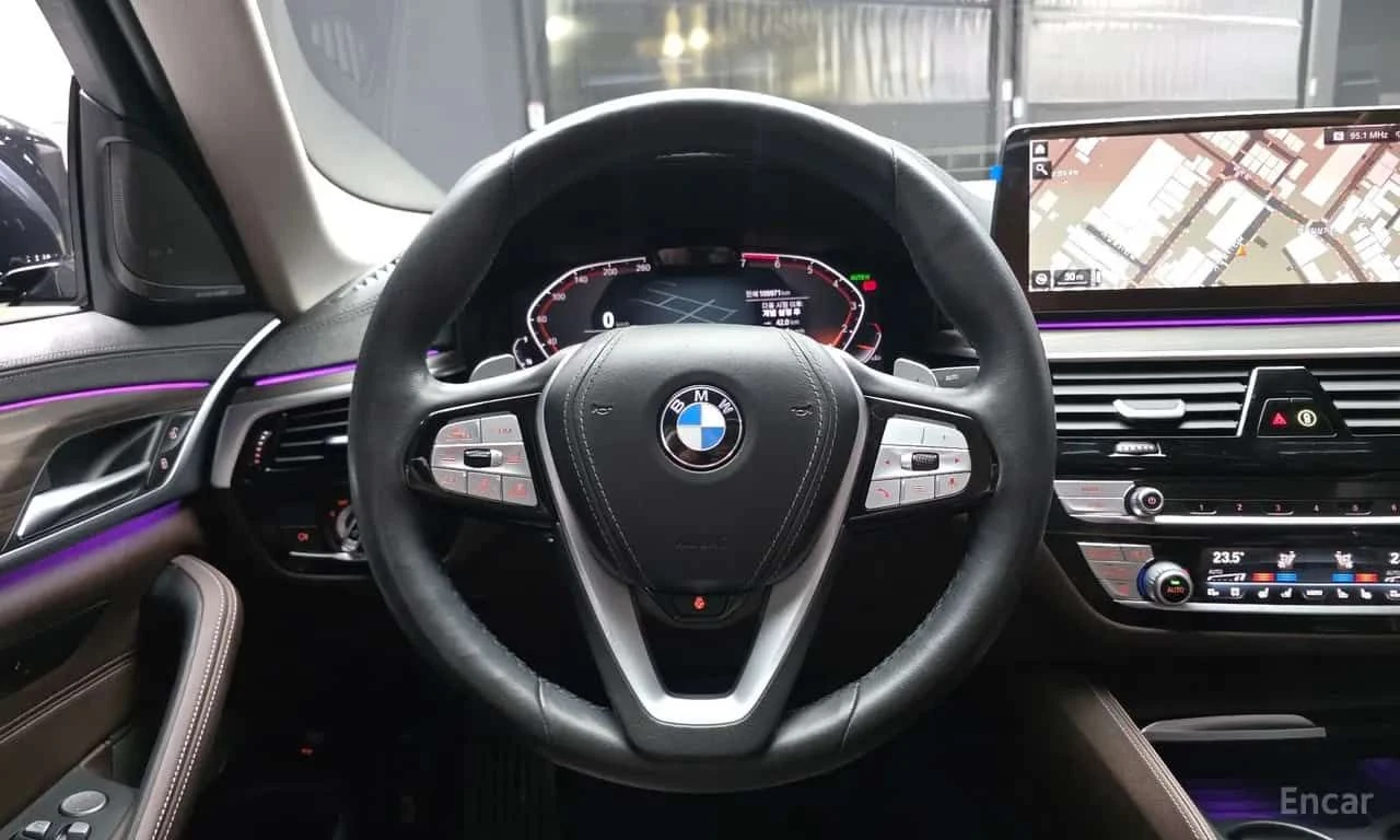 BMW 530 i xDrive Luxury | АВТОФИНАНСИРАНЕ, снимка 13 - Автомобили и джипове - 55709441