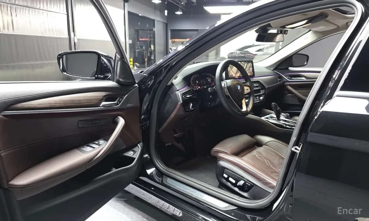BMW 530 i xDrive Luxury | АВТОФИНАНСИРАНЕ, снимка 10 - Автомобили и джипове - 55709441