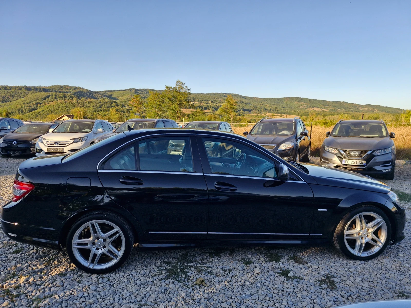 Mercedes-Benz C 200 * 184* PDC* XENON* LED* TUV * КОЖА* F1* AUT* AMG, снимка 6 - Автомобили и джипове - 55749514