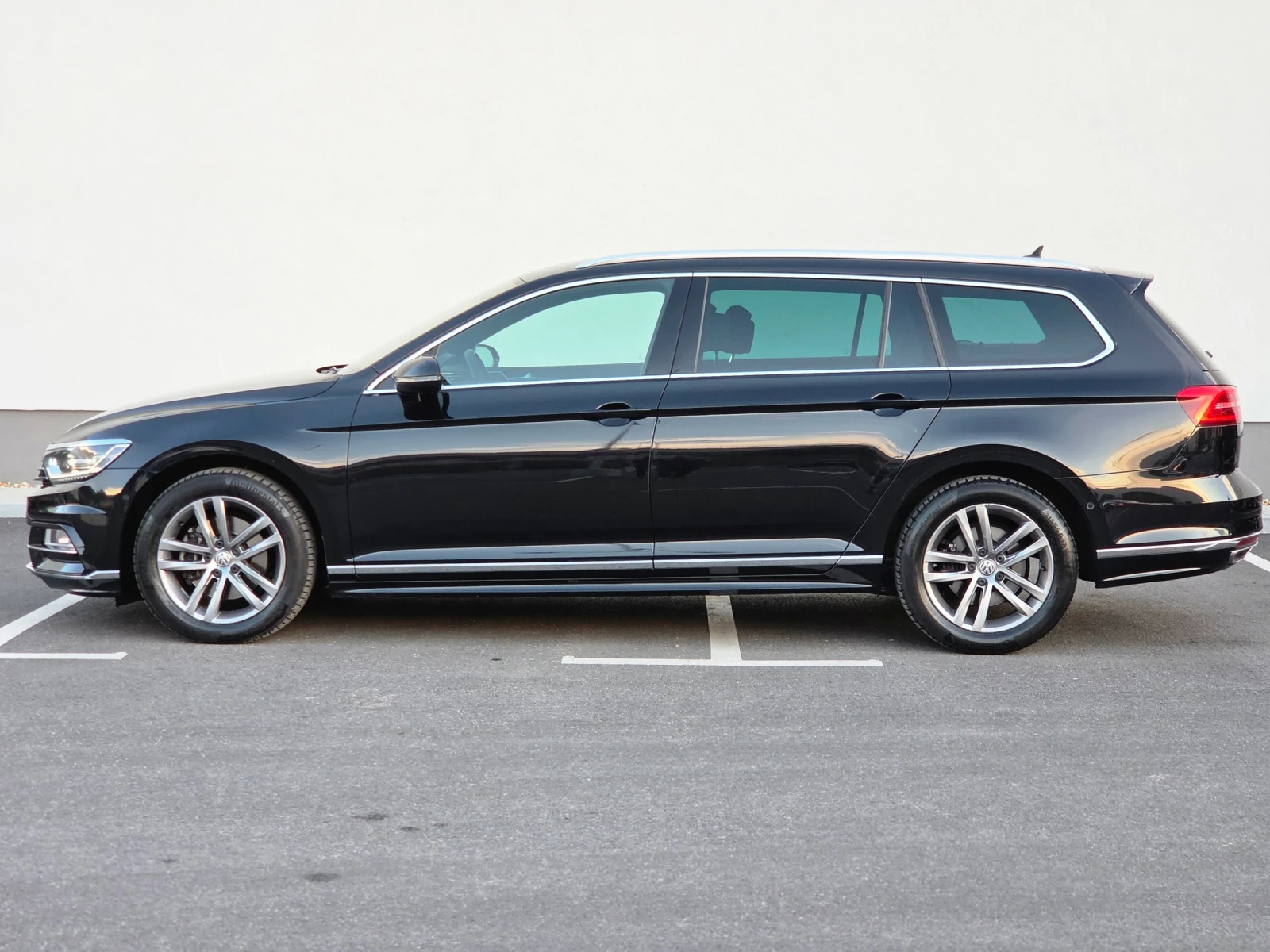 VW Passat 2.0TDI 150к.с R-Line, 7DSG, Digital, Distronic, CH, снимка 4 - Автомобили и джипове - 56221680