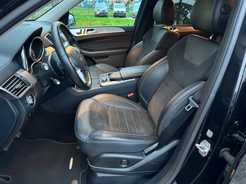 Mercedes-Benz ML 500 AMG/408HP/4X4/360/ALL BLACK/H&K/NAVI/775v, снимка 11 - Автомобили и джипове - 52224688