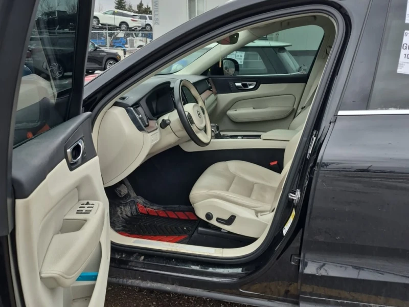 Volvo XC60 * MOMENTUM * CARFAX * ЦЕНА ДО БГ, снимка 6 - Автомобили и джипове - 53288826