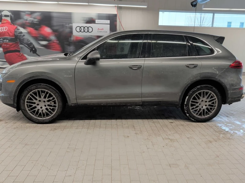 Porsche Cayenne Diesel  CARFAX, снимка 2 - Автомобили и джипове - 53405663