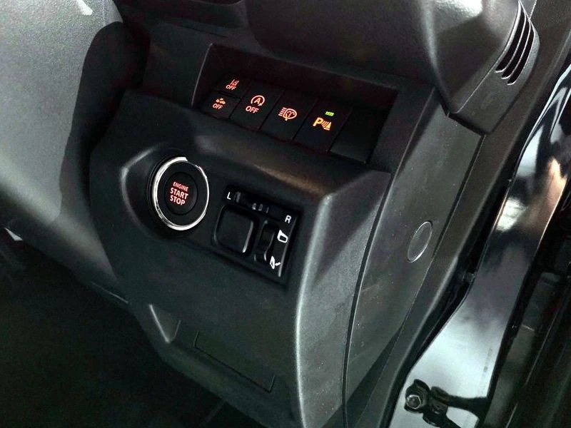 Suzuki Jimny 0.7 Automatic, снимка 16 - Автомобили и джипове - 55775614