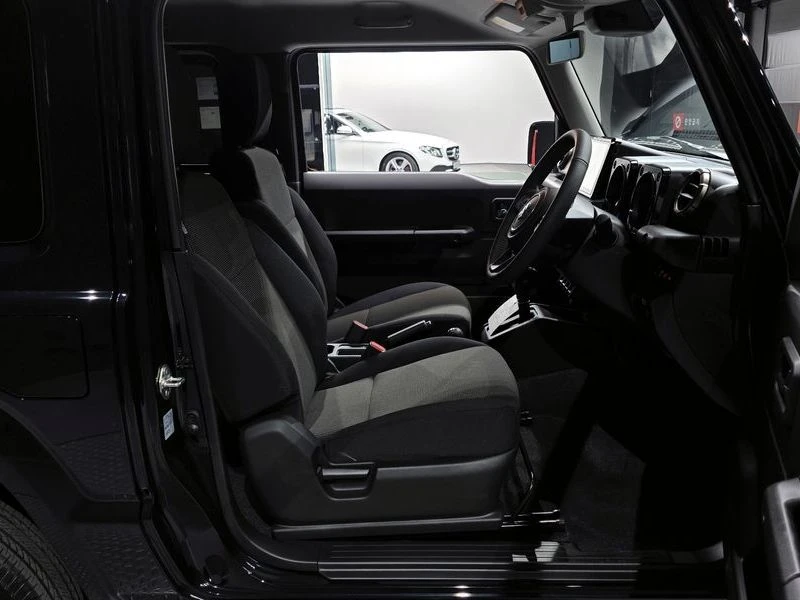Suzuki Jimny 0.7 Automatic, снимка 11 - Автомобили и джипове - 55775614