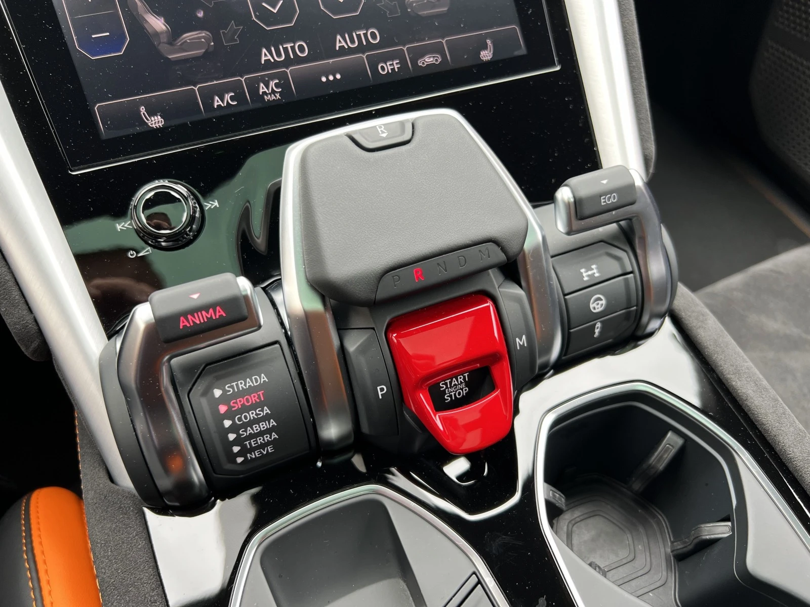 Lamborghini Urus S/ AKRAPOVIC/CERAMIC/LIFT/B&O/HEAD UP/PANO/TV/23 | Mobile.bg   12