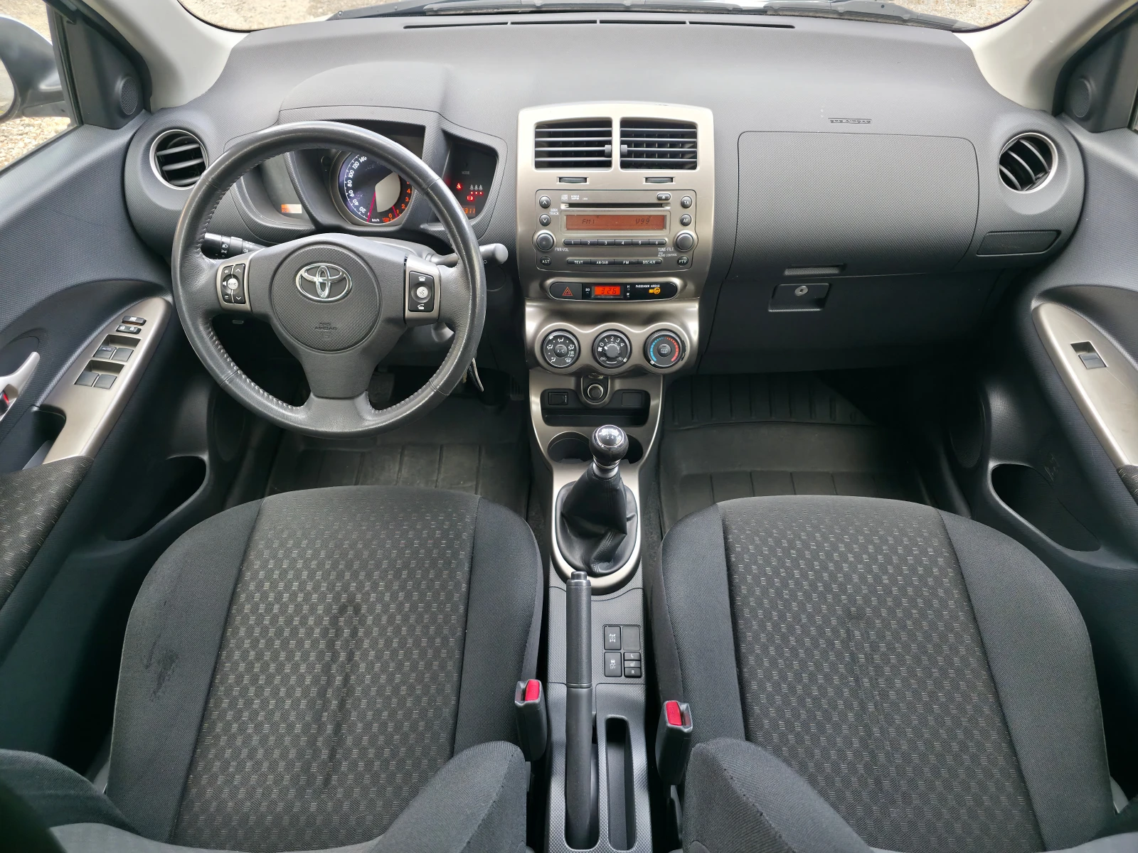 Toyota Urban Cruiser 1.4D4D 4WD 100000km - изображение 9
