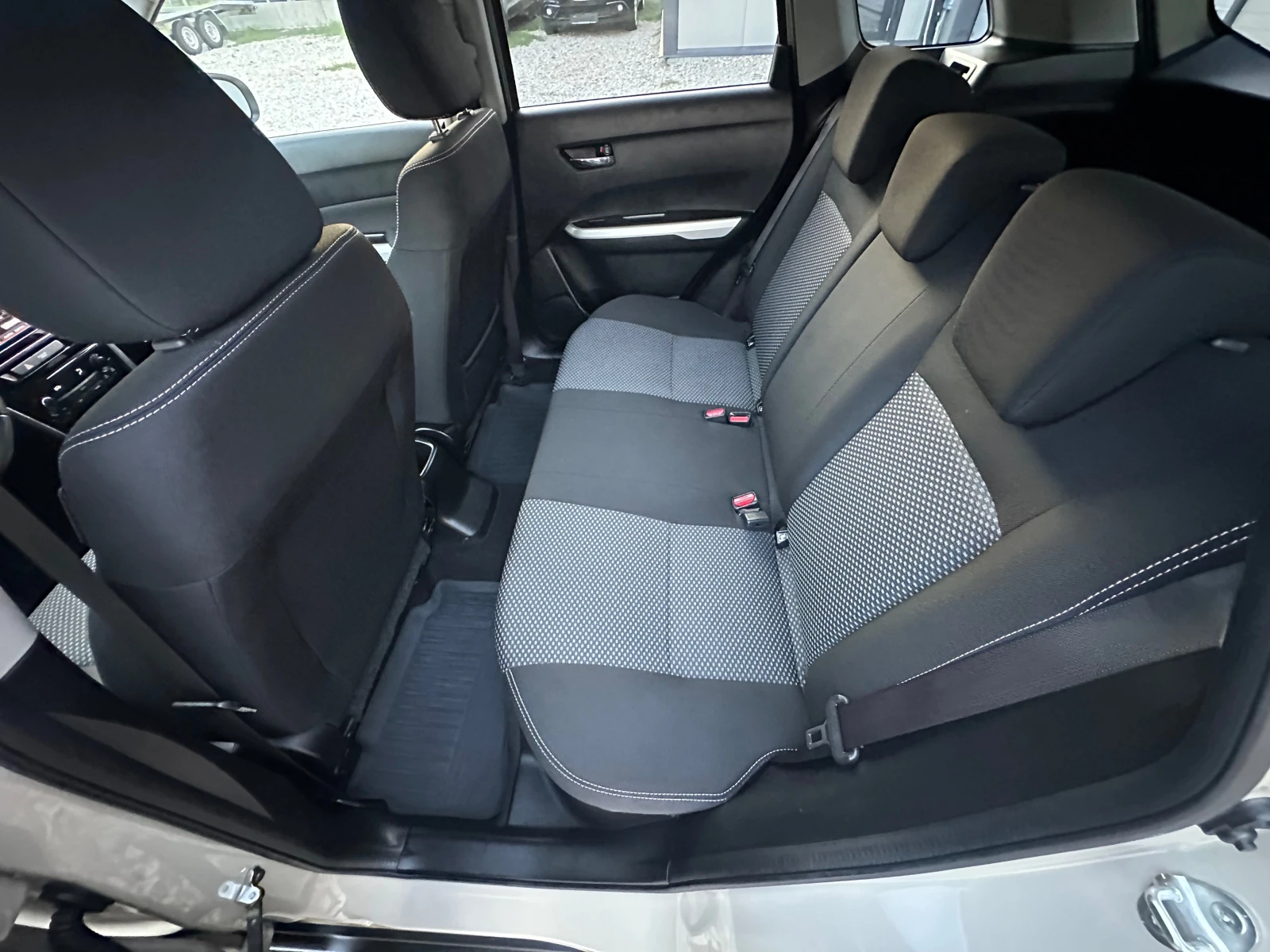 Suzuki Vitara 1.6DDIS* NAVI* TOP* 4X4* EVRO6 - изображение 9