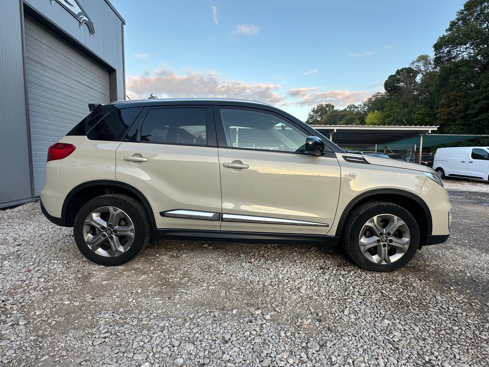 Suzuki Vitara 1.6DDIS* NAVI* TOP* 4X4* EVRO6 - изображение 5