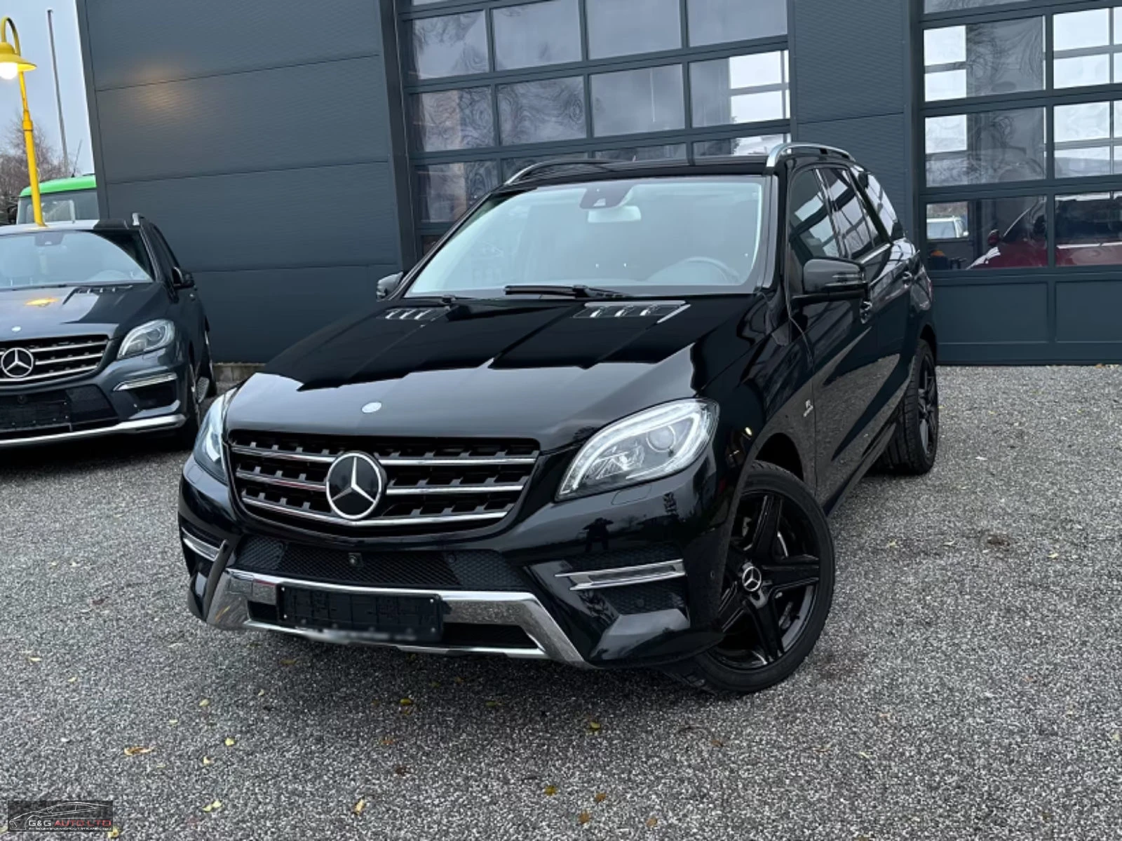 Mercedes-Benz ML 500 AMG/408HP/4X4/360/ALL BLACK/H&K/NAVI/775v | Mobile.bg   1