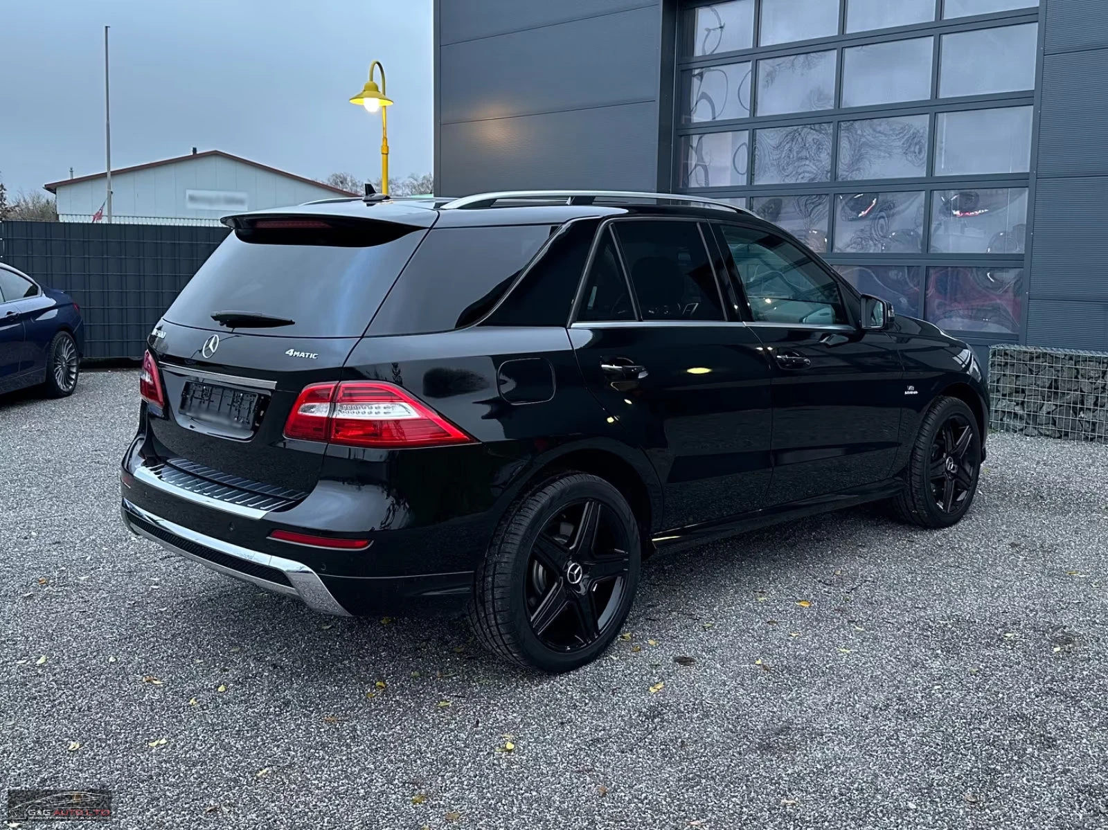 Mercedes-Benz ML 500 AMG/408HP/4X4/360/ALL BLACK/H&K/NAVI/775v - изображение 7