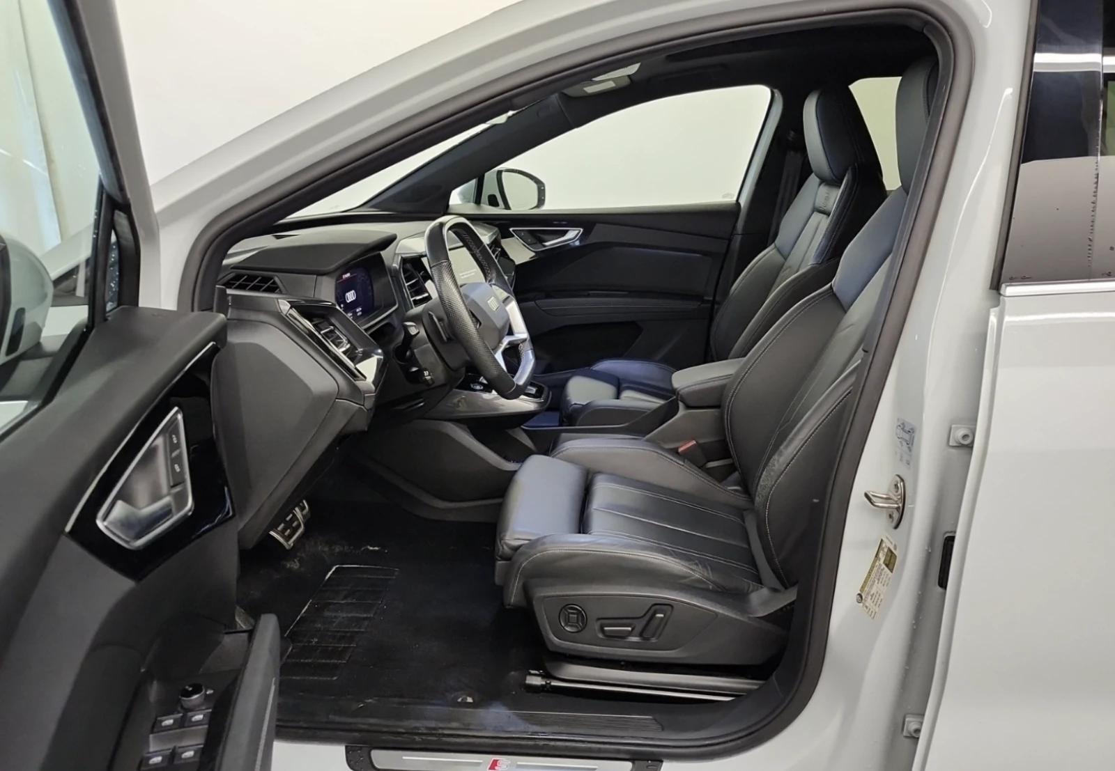 Audi Q4 e-tron - изображение 5