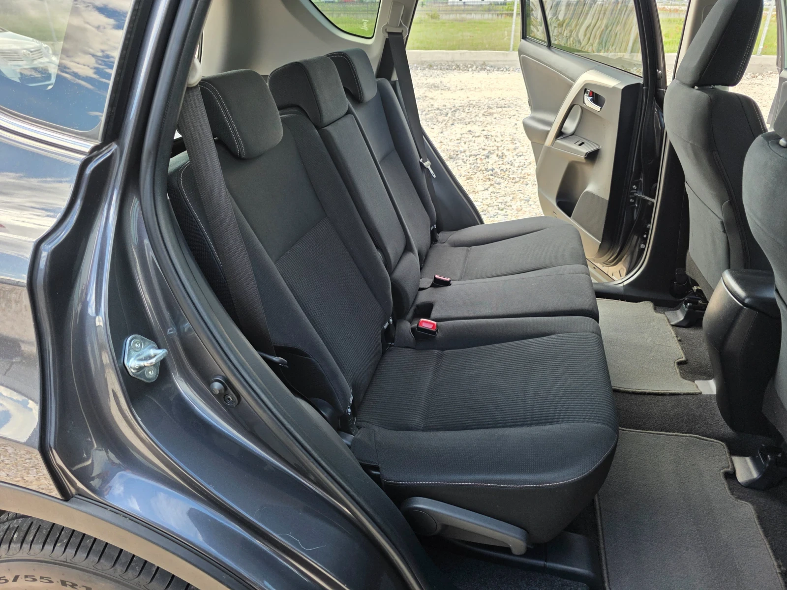Toyota Rav4 2.2 D4D 4x4 START Edition, снимка 10 - Автомобили и джипове - 54647002