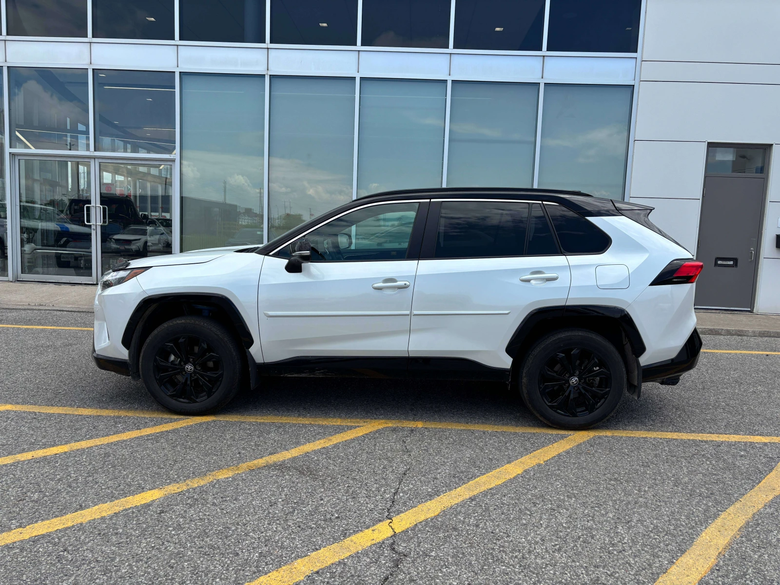 Toyota Rav4 Hybrid XSE AWD / JBL /  360 / DISTRONIC / ЦЕНА ДО , снимка 4 - Автомобили и джипове - 54972500