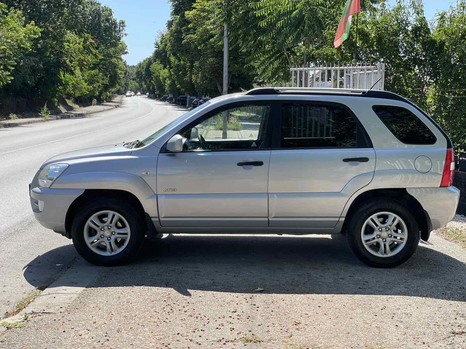Kia Sportage 2.0CRDI, КОЖА, NAVI, КАМЕРА, 4х4, 140кс, ИТАЛИЯ , снимка 8 - Автомобили и джипове - 55081682