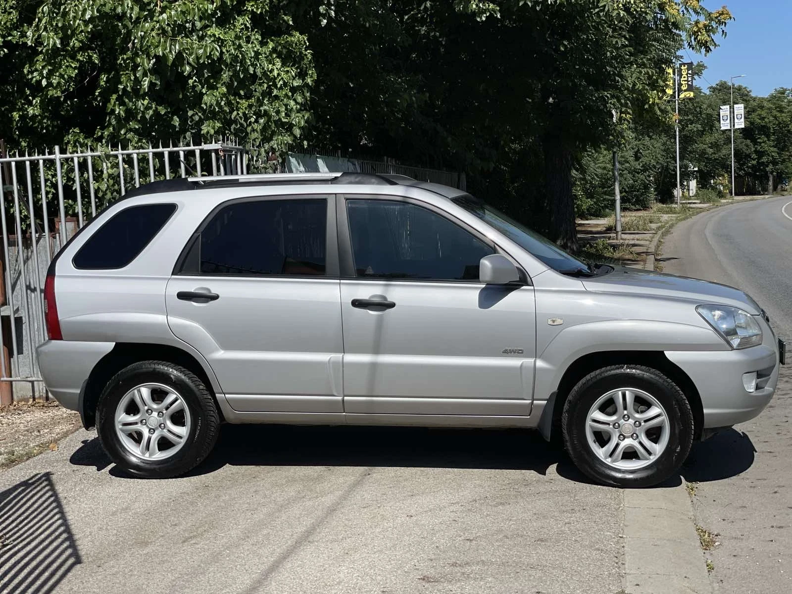 Kia Sportage 2.0CRDI, КОЖА, NAVI, КАМЕРА, 4х4, 140кс, ИТАЛИЯ , снимка 4 - Автомобили и джипове - 55081682