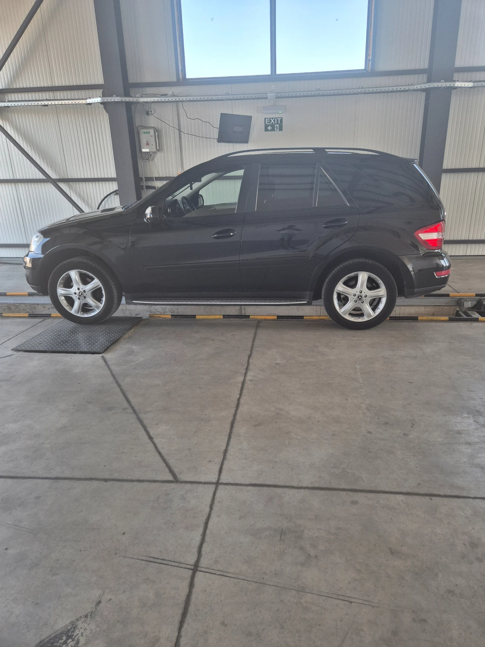 Mercedes-Benz ML 350 3.5 CDI 4MATIC, снимка 3 - Автомобили и джипове - 55937054
