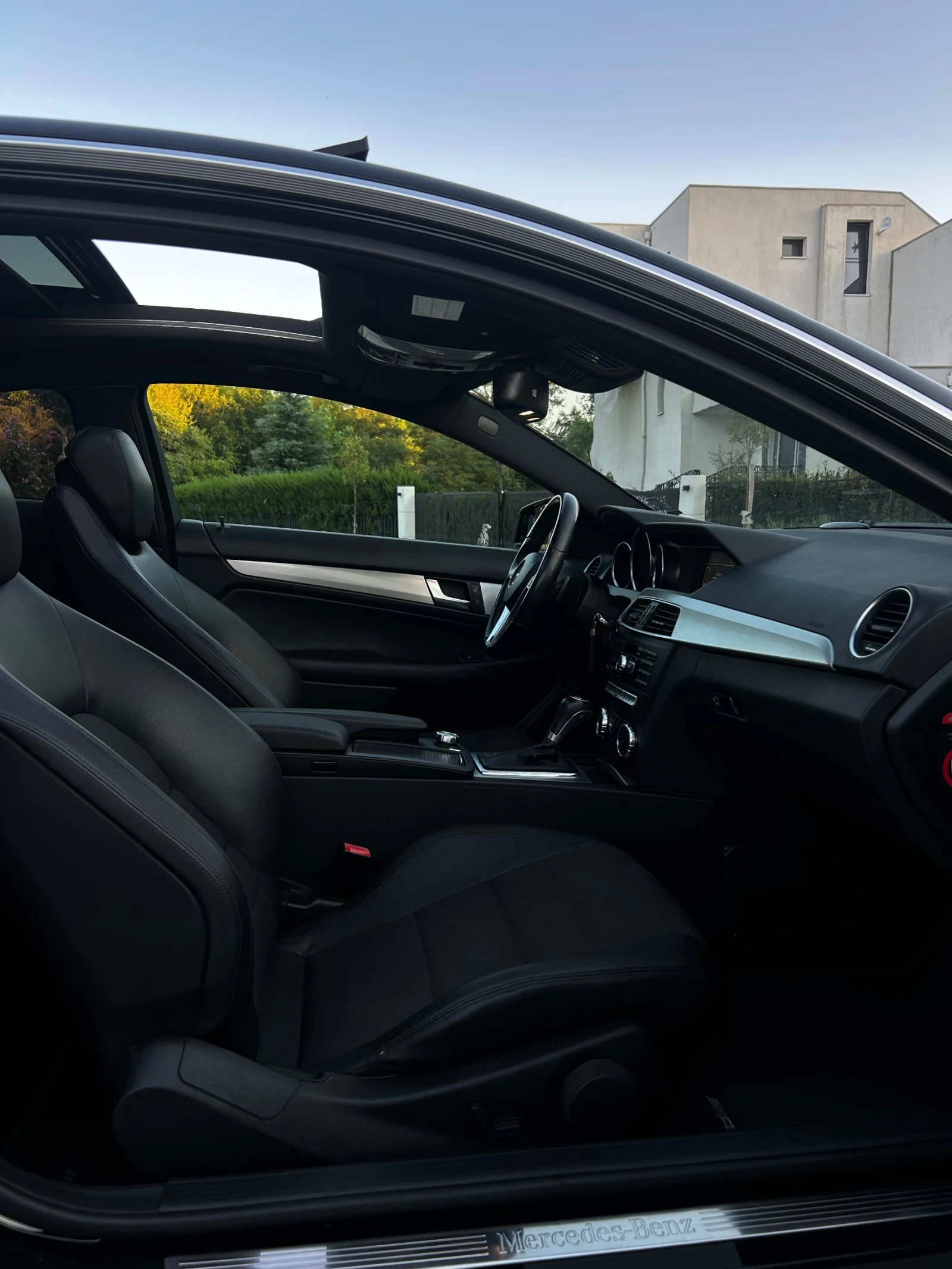 Mercedes-Benz C 250 //AMG-Pack //PANO, снимка 10 - Автомобили и джипове - 55958975