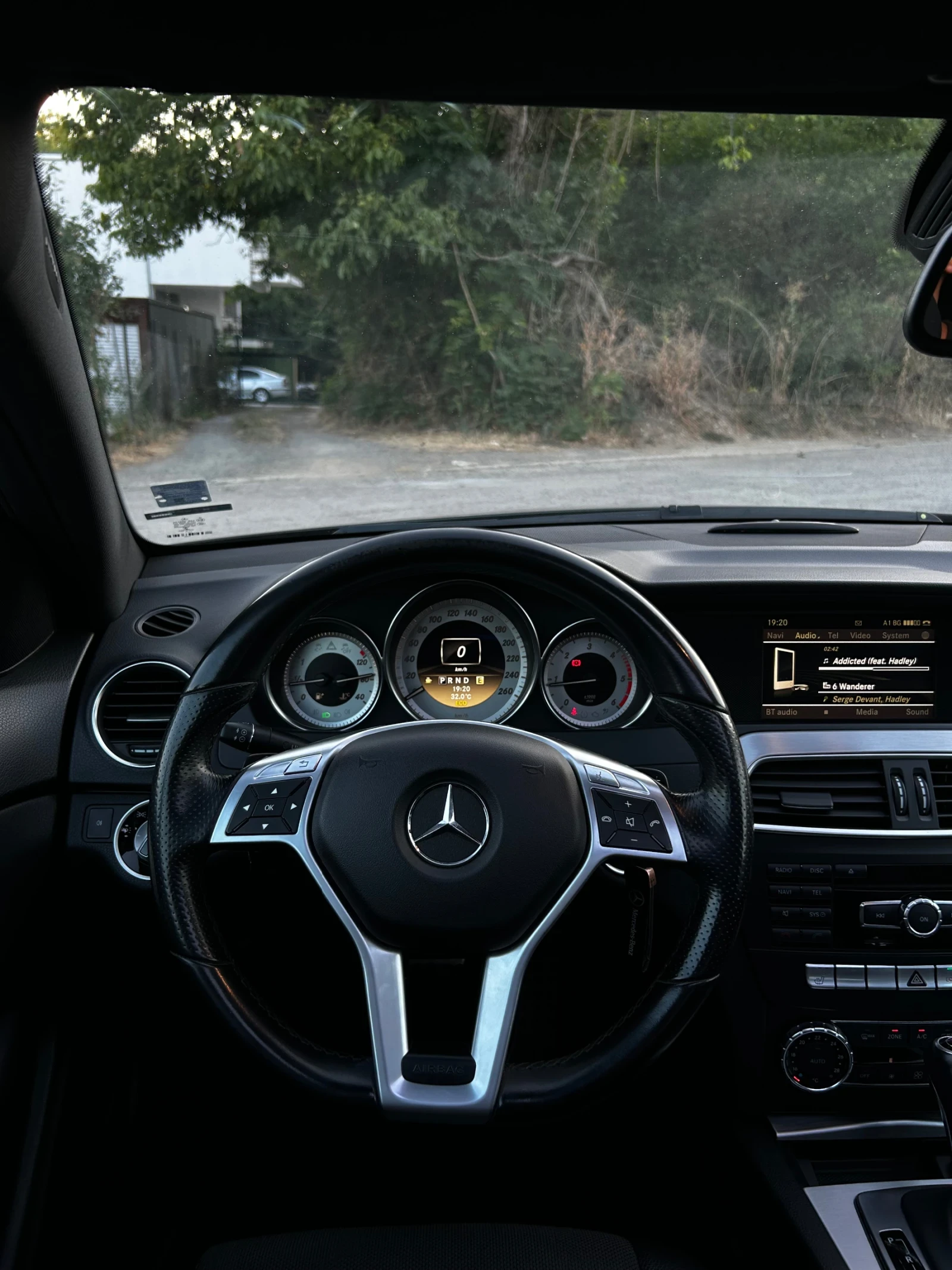 Mercedes-Benz C 250 //AMG-Pack //PANO, снимка 13 - Автомобили и джипове - 55958975