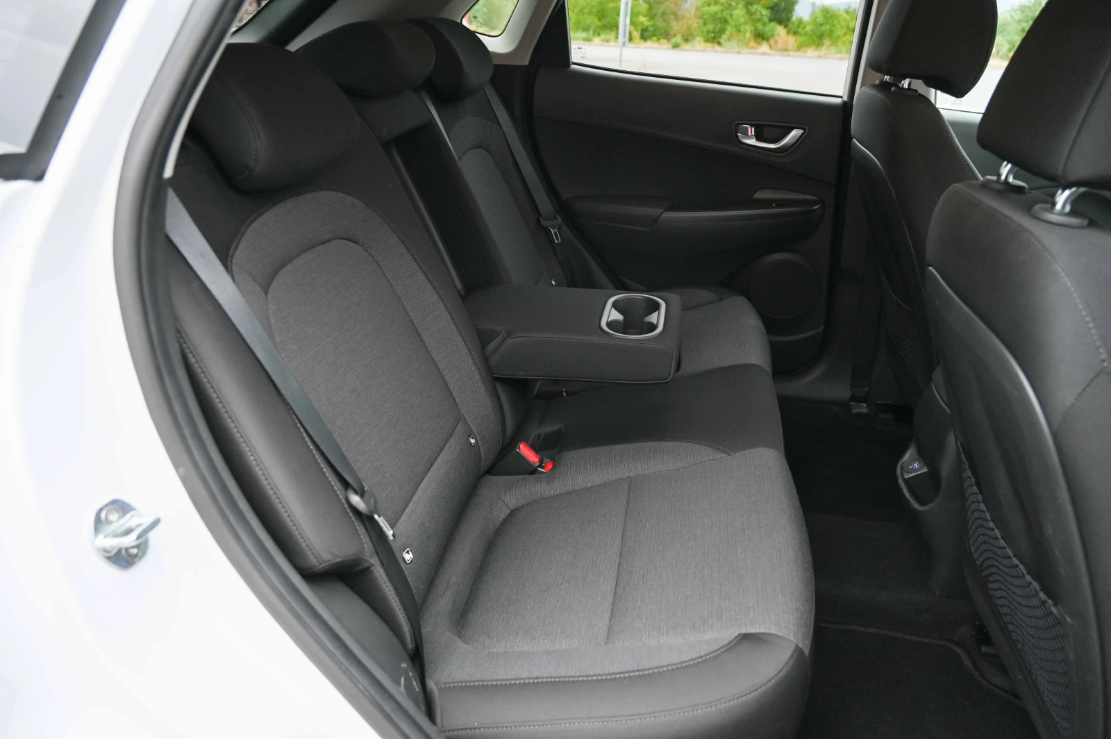Hyundai Kona 64kw* facelift* 100%SOH* ТЕРМОПОМПА, снимка 13 - Автомобили и джипове - 56245255