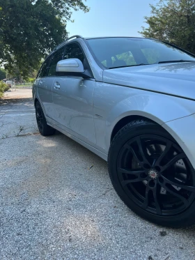 Mercedes-Benz C 320, снимка 11