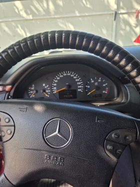 Mercedes-Benz E 320, снимка 13
