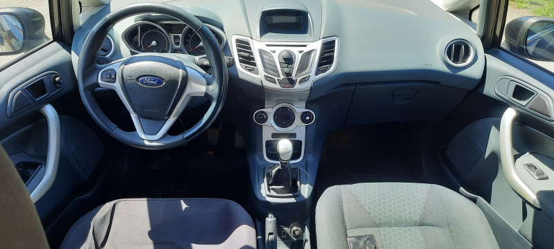 Ford Fiesta Бензин, снимка 6 - Автомобили и джипове - 46135552