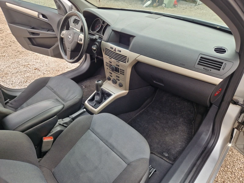 Opel Astra 1.7CDTI/100к.с., снимка 10 - Автомобили и джипове - 48195204