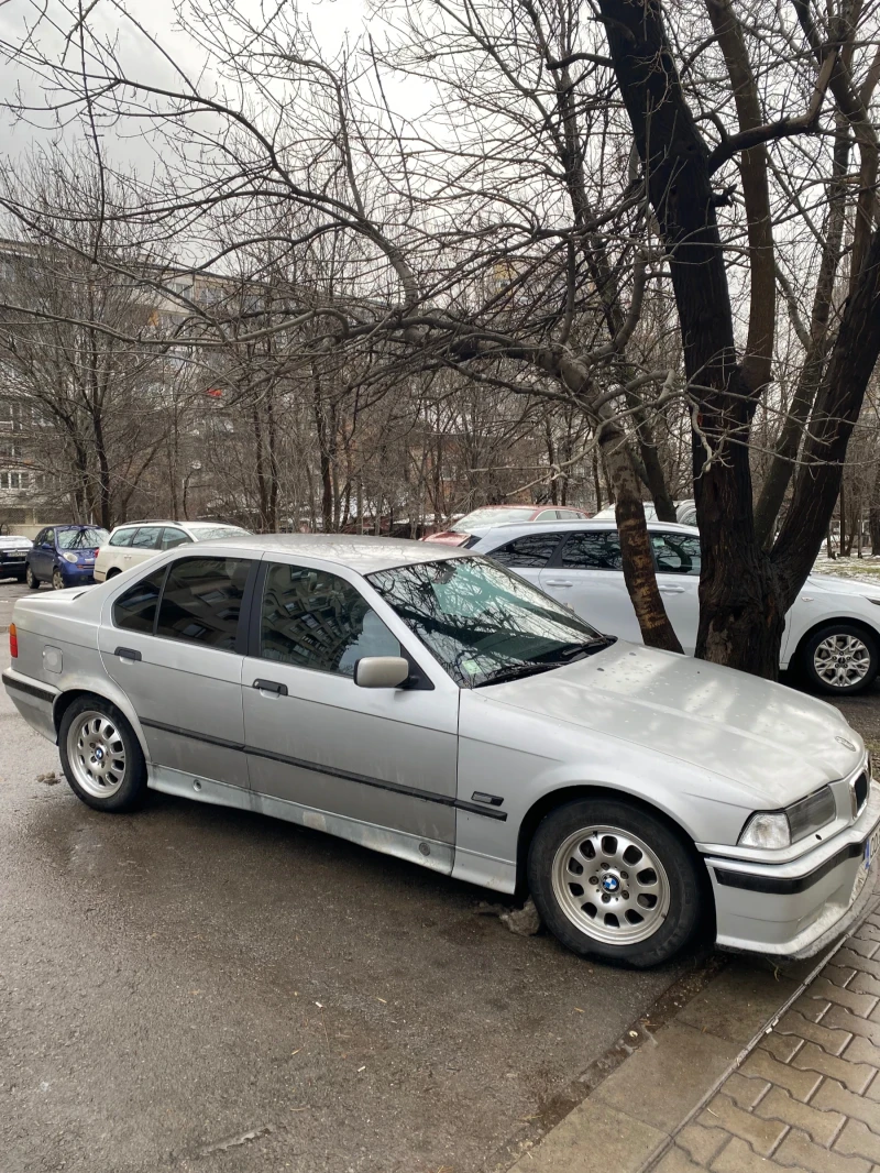 BMW 320, снимка 4 - Автомобили и джипове - 48456994