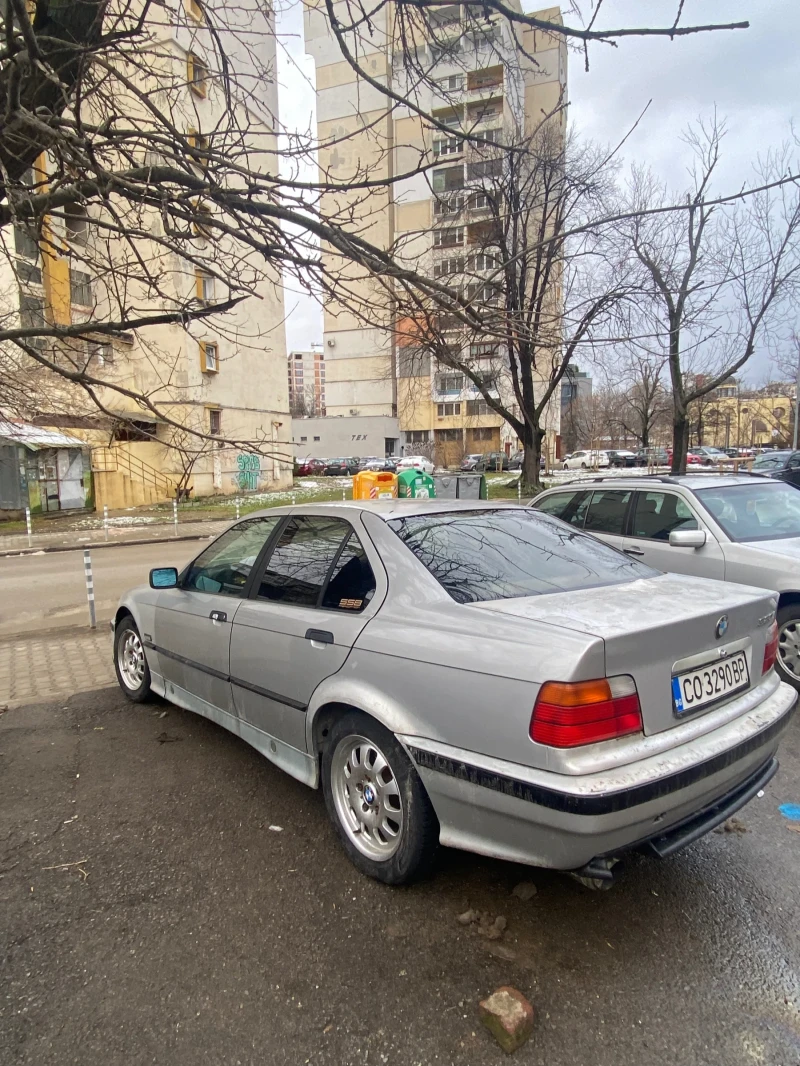 BMW 320, снимка 5 - Автомобили и джипове - 48456994