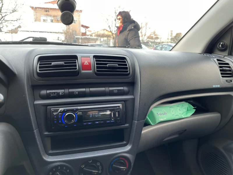 Kia Picanto 1.1i 64hpw 12V, снимка 11 - Автомобили и джипове - 48702760