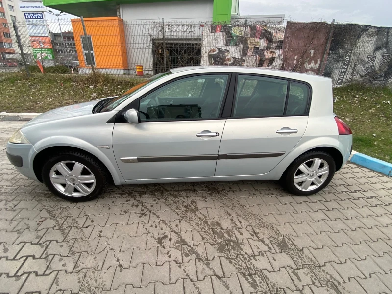 Renault Megane II 1.5 dci, снимка 4 - Автомобили и джипове - 52485878