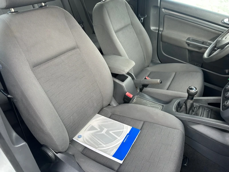 VW Golf 1.9 tdi, снимка 8 - Автомобили и джипове - 52838553