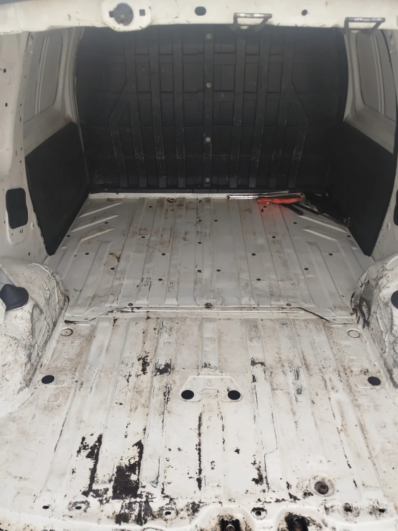 Dacia Logan, снимка 6 - Автомобили и джипове - 52868316