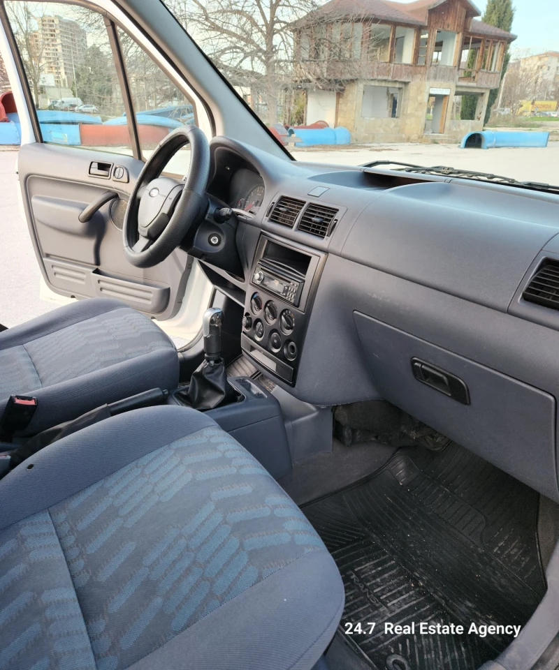 Ford Tourneo Connect, снимка 11 - Автомобили и джипове - 53100210