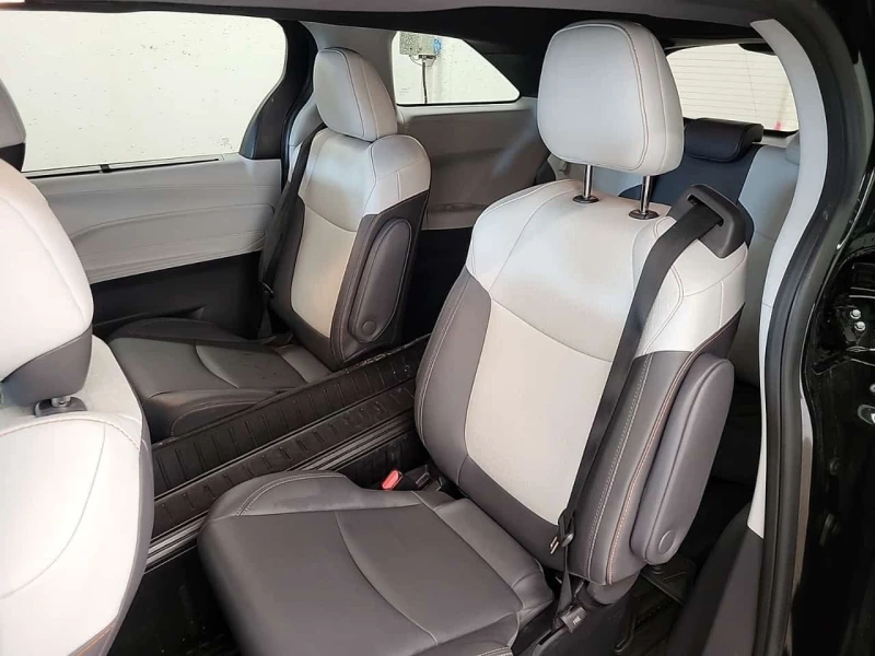 Toyota Sienna XSE/Кожа/Нави/Подгрев/Панорама/2 ключа, снимка 11 - Автомобили и джипове - 53562211