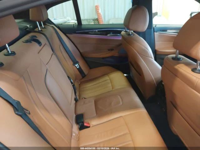 BMW 540 M* SPORT* LASER* ДИСТРОНИК* 360КАМЕРА* МАСАЖ* LANE, снимка 11 - Автомобили и джипове - 53645682